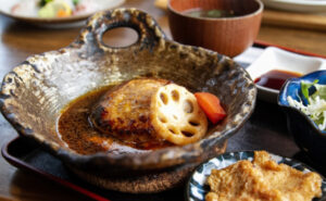 煮込みハンバーグ定食