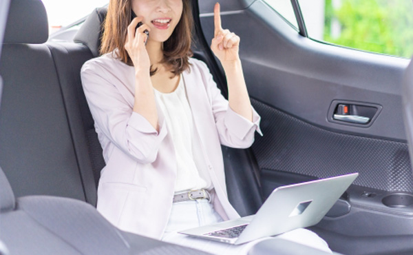 女性